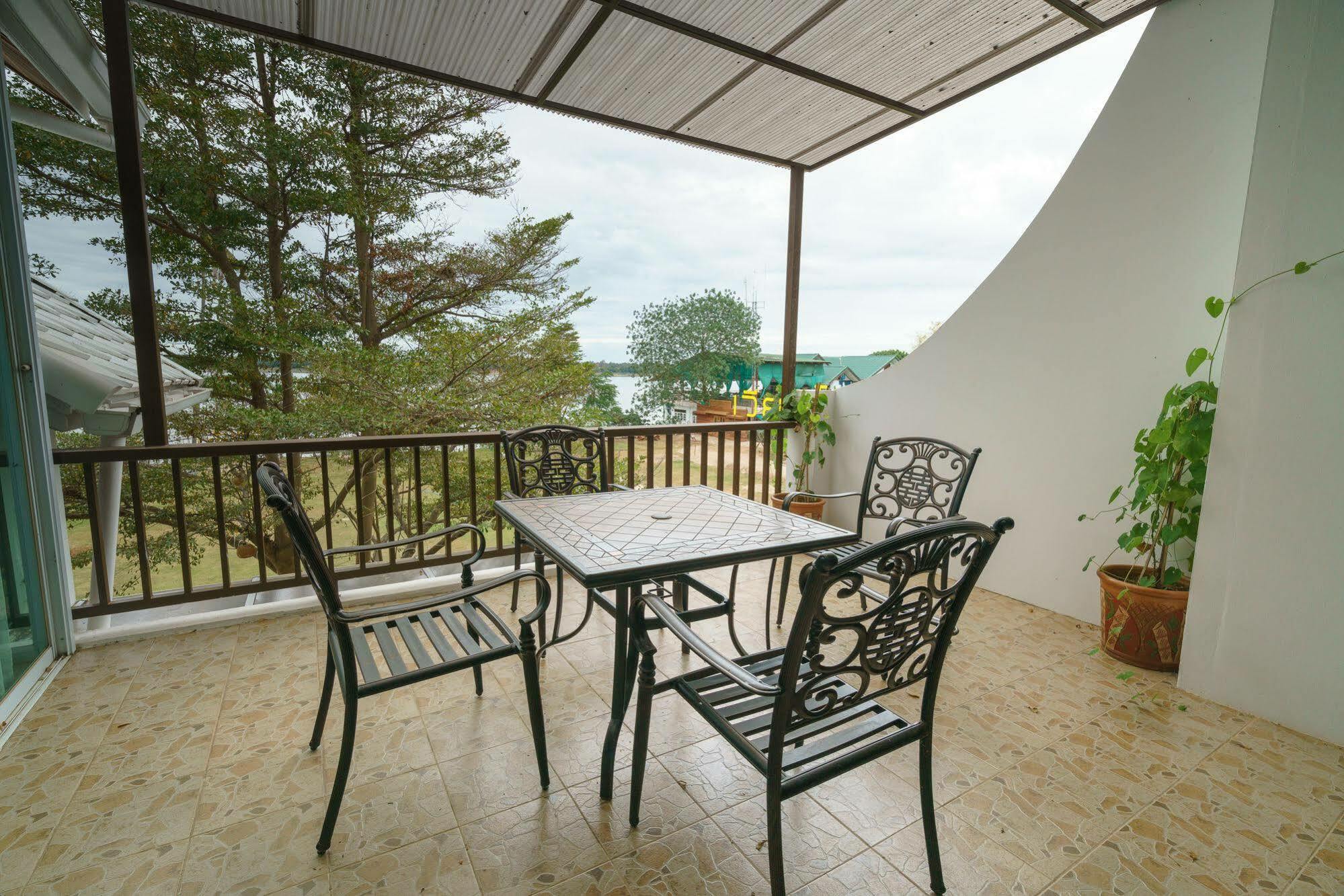 Vieng Khong Hotel Mukdahan Esterno foto