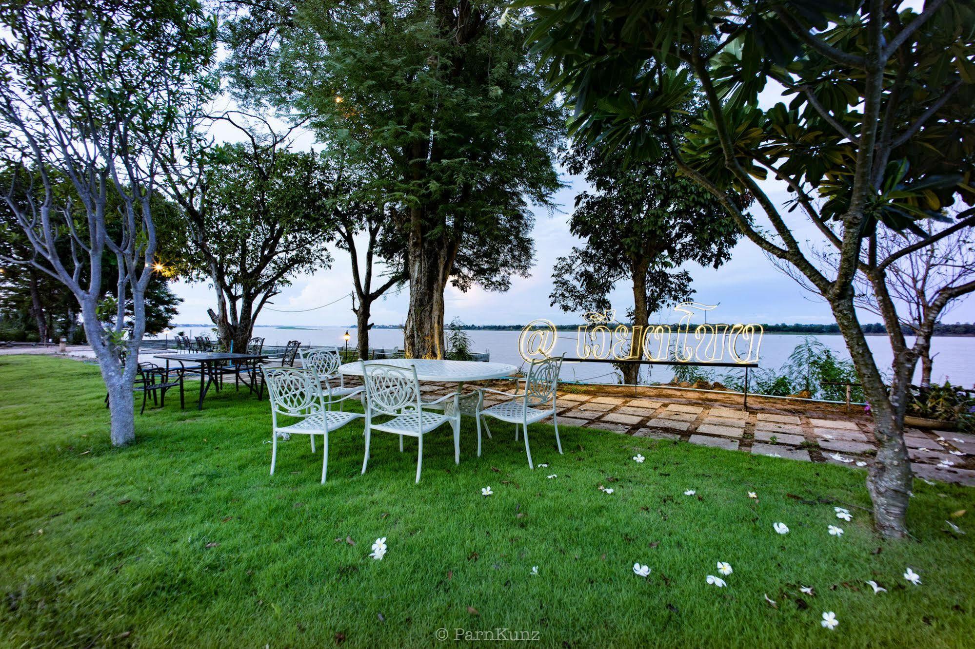 Vieng Khong Hotel Mukdahan Esterno foto