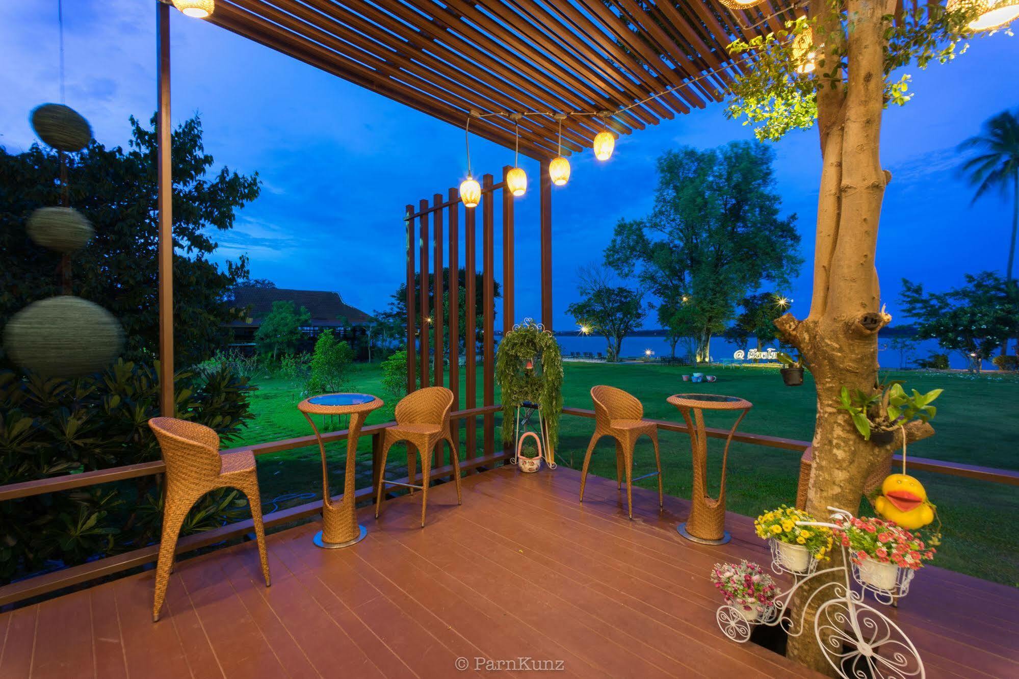 Vieng Khong Hotel Mukdahan Esterno foto