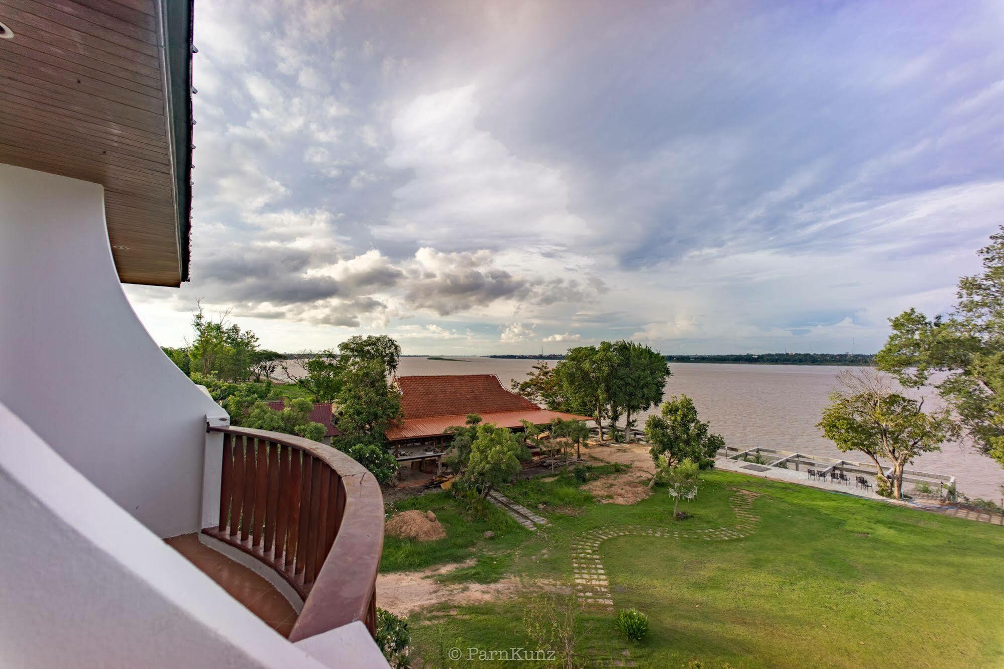 Vieng Khong Hotel Mukdahan Esterno foto