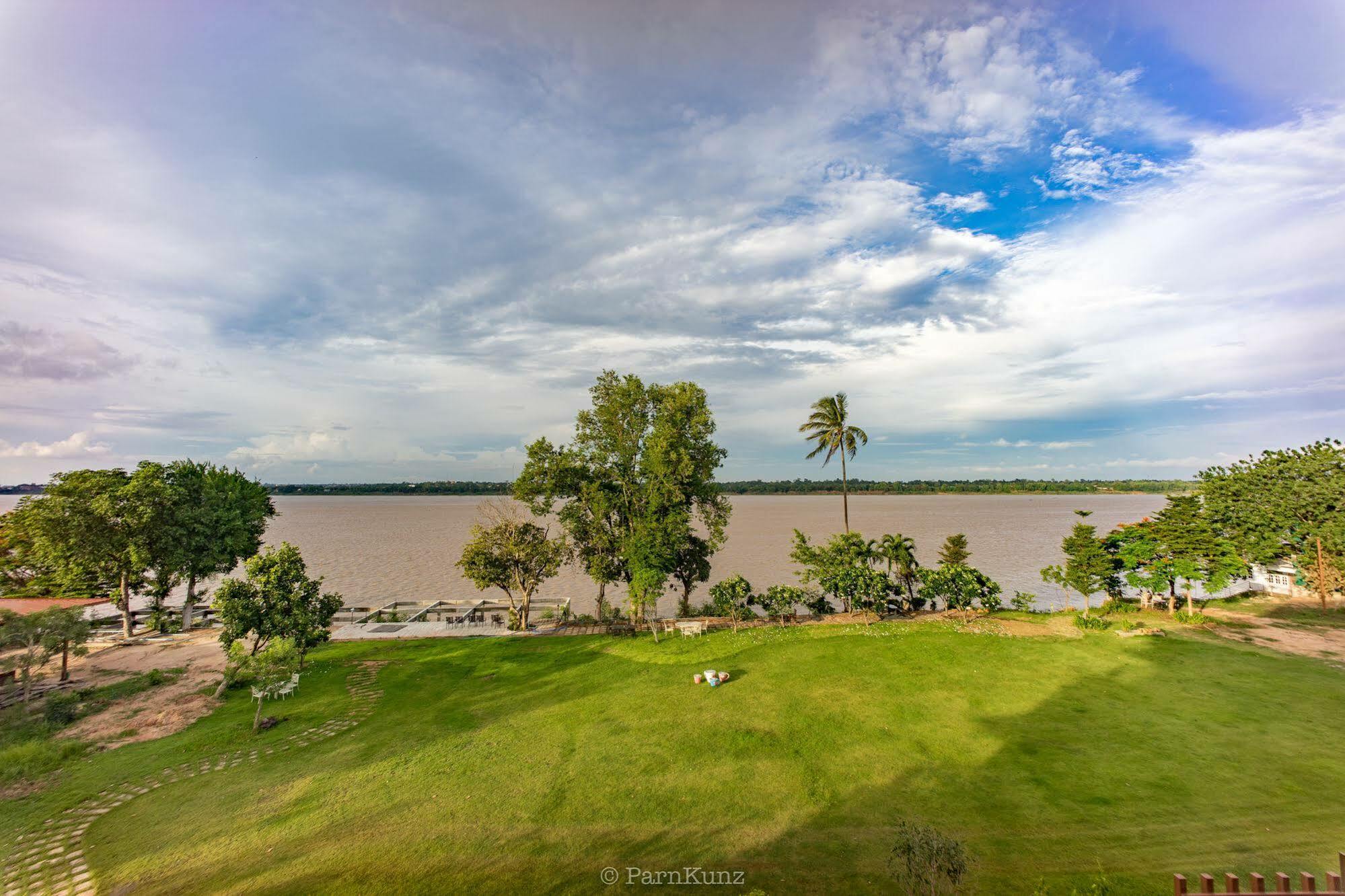 Vieng Khong Hotel Mukdahan Esterno foto