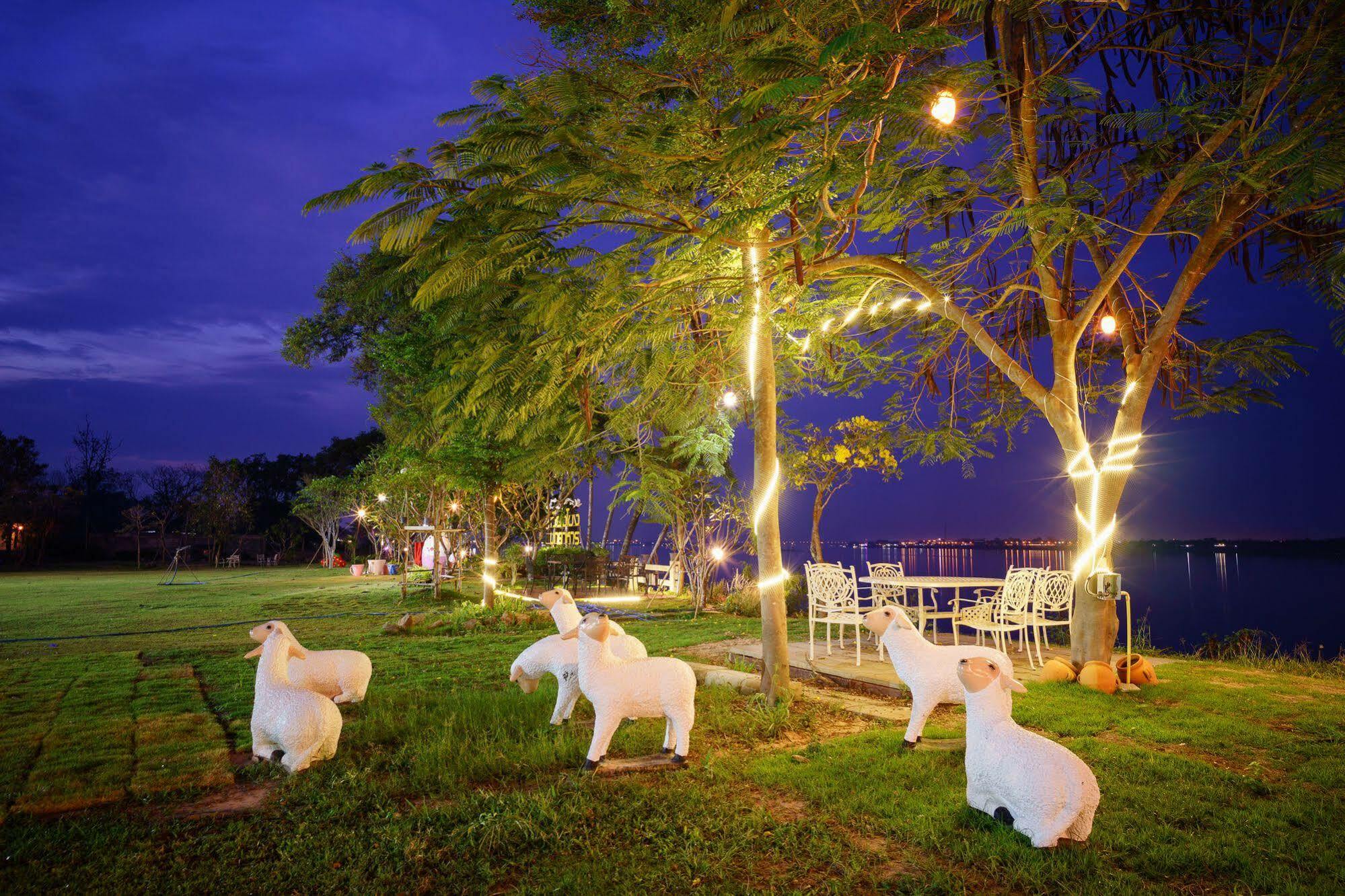 Vieng Khong Hotel Mukdahan Esterno foto